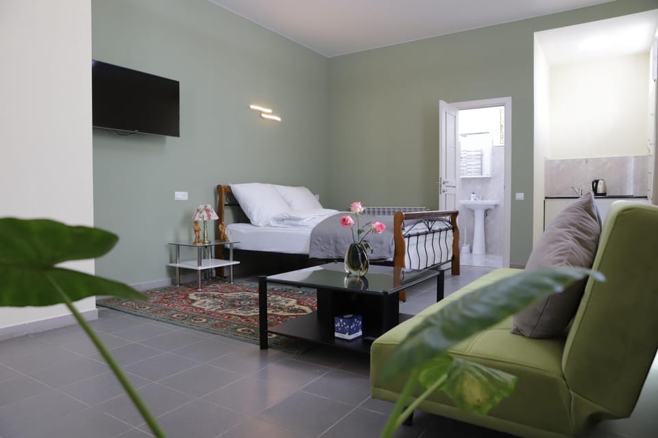 Communal lounge/ TV room, TV and multimedia, Living room