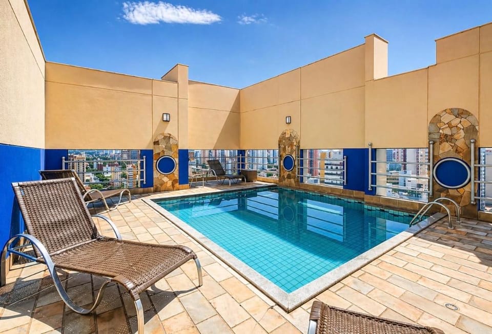 Luix Londrina Flat 505, 43 m2, QS, ar quente e frio, c garagem Apartment in Londrina