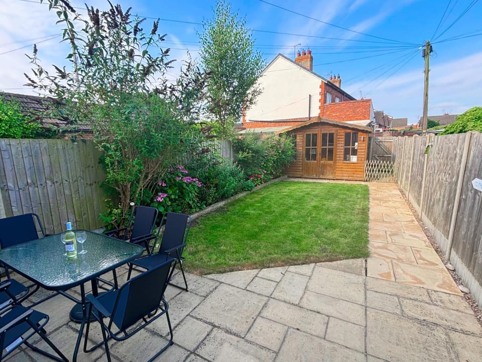Patio, Garden, pet friendly