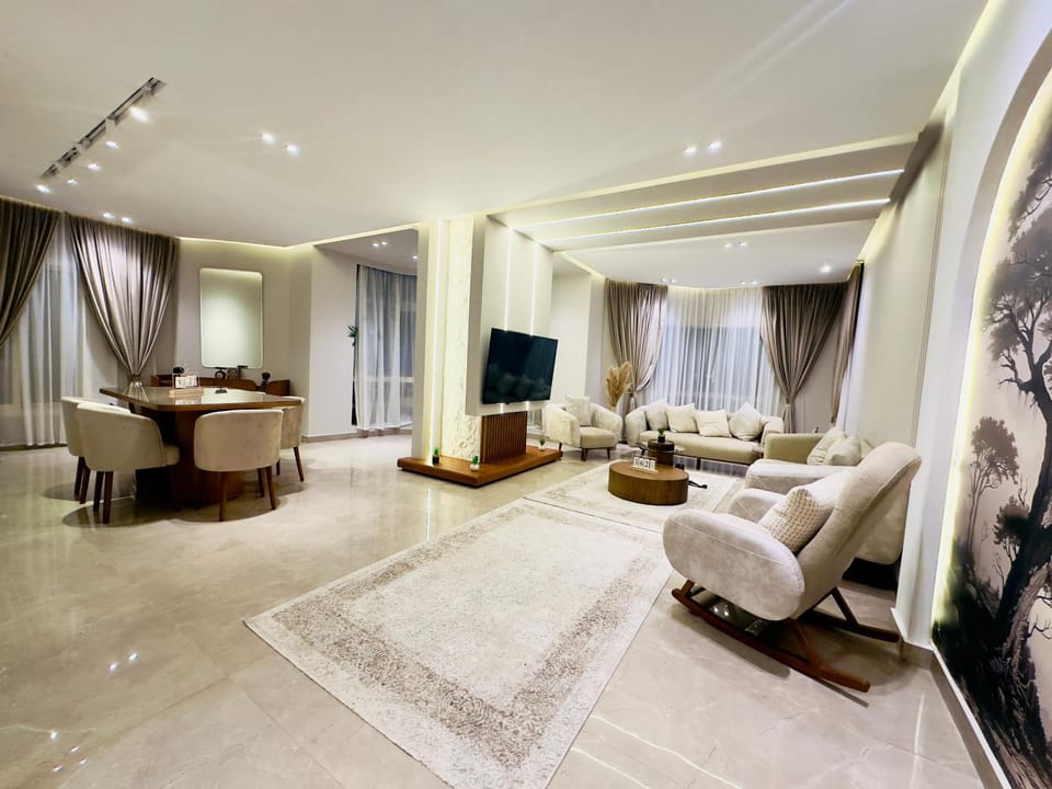 Luxury apart in Al Mohandiseen Apartment in Egypt
