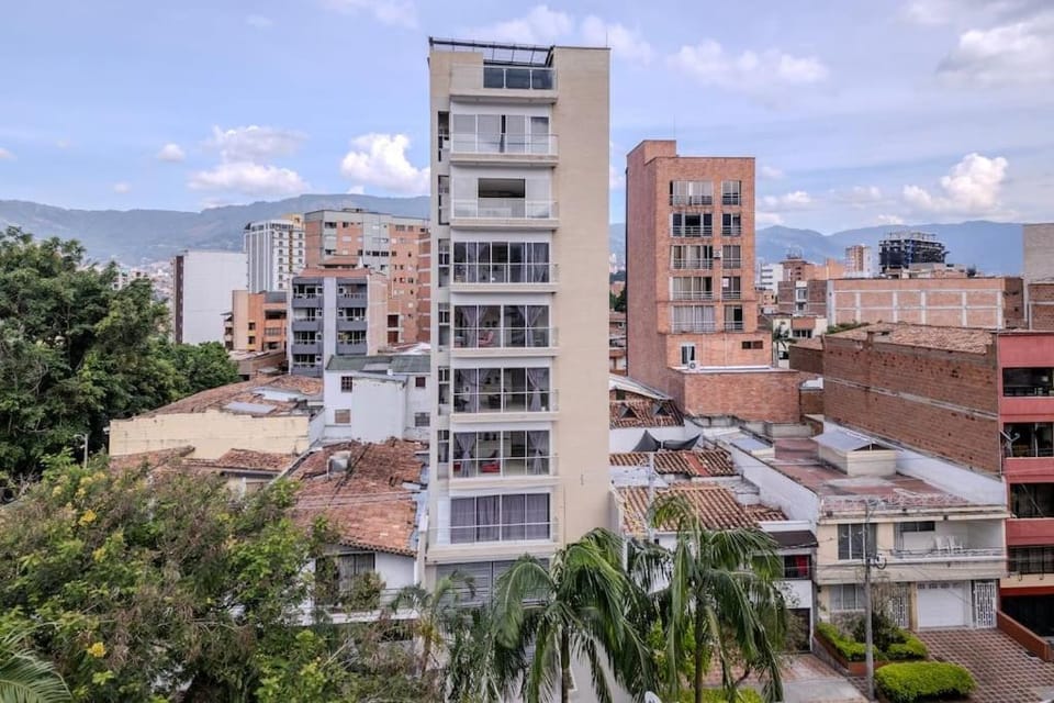 Apartamento en Laureles 2BR con rooftop y piscina 702 Apartment in Medellin
