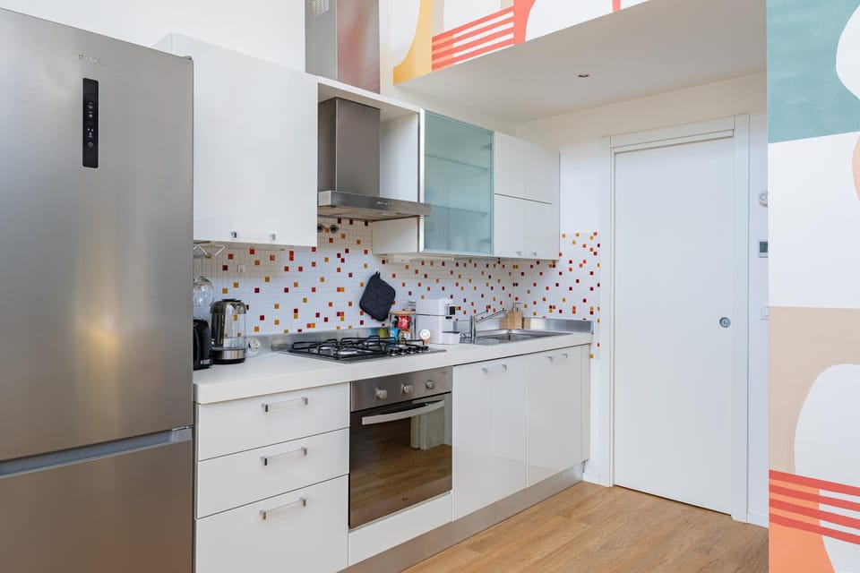 Coffee/tea facilities, Kitchen or kitchenette, Meals, Breakfast, Dinner, dishwasher, oven, stove, toaster, kitchen