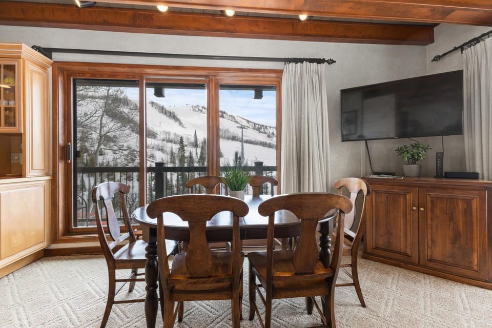 Storm Meadows Club A-219, Corner Unit, Amazing Panoramic Views, Ski In Ski Out, Club Amenities House in Steamboat Springs