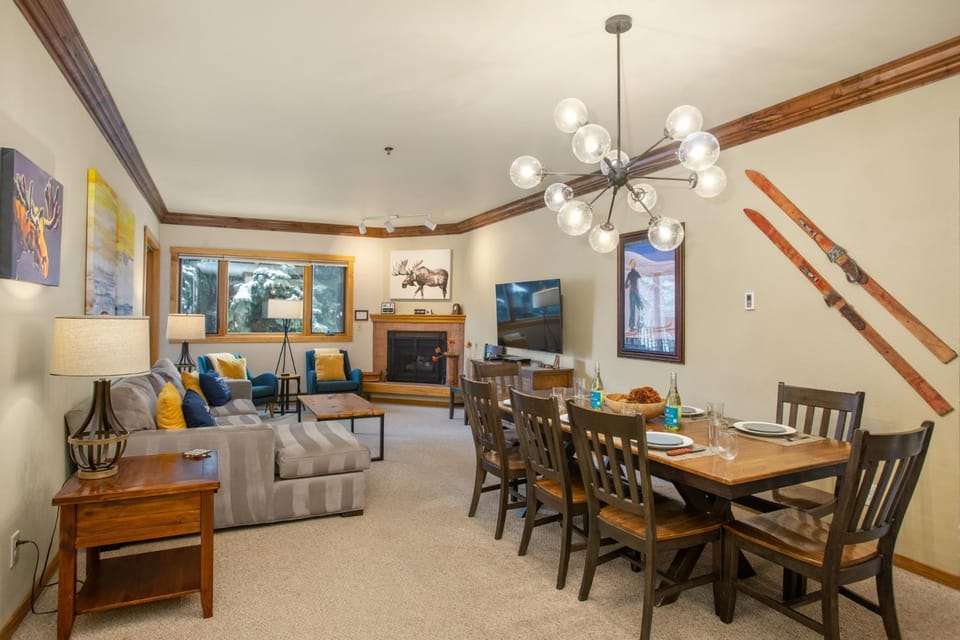 Snow Flower 204 -REDUCED RATES- Pool, Hot Tub, Balcony with Views, Steps to Gondolas, Restaurants House in Steamboat Springs