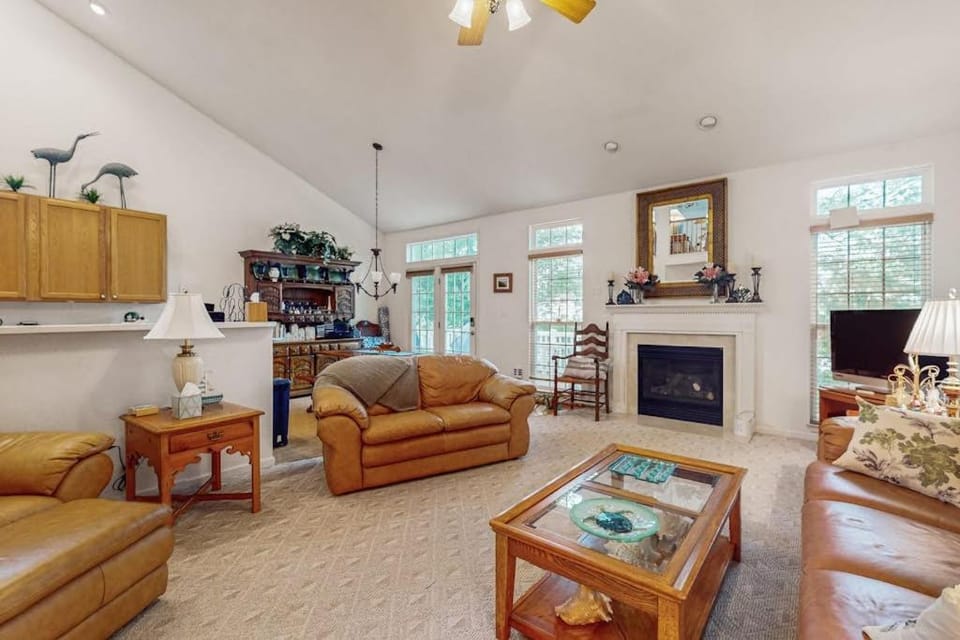 South Hampton --- 33549 Water Mill Ln House in Ocean View