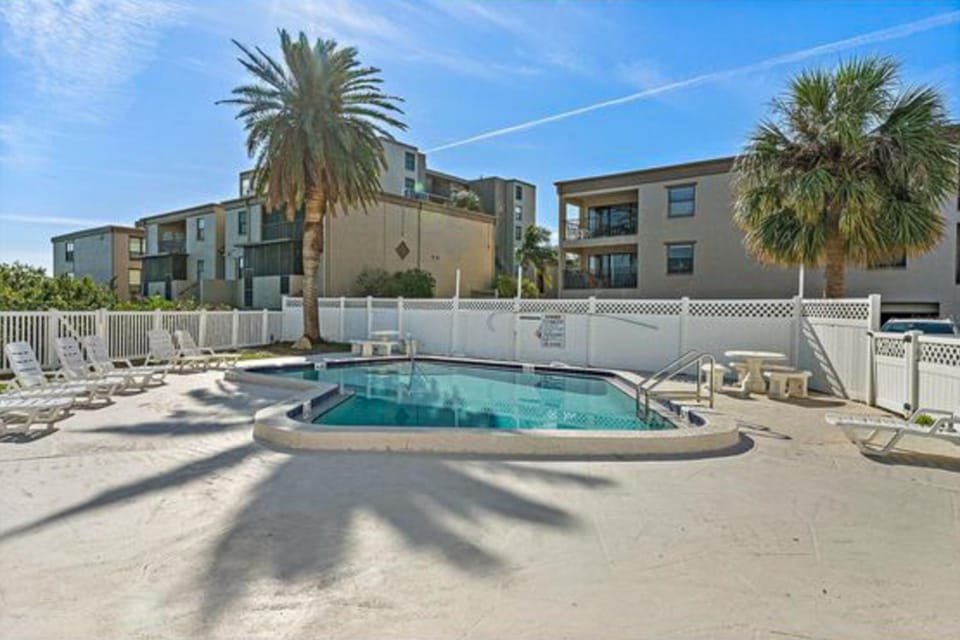 The Intercoastal 210 House in Indian Shores