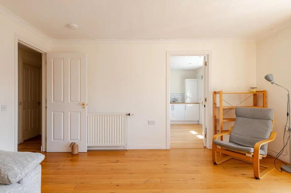 Living room, Seating area, internet