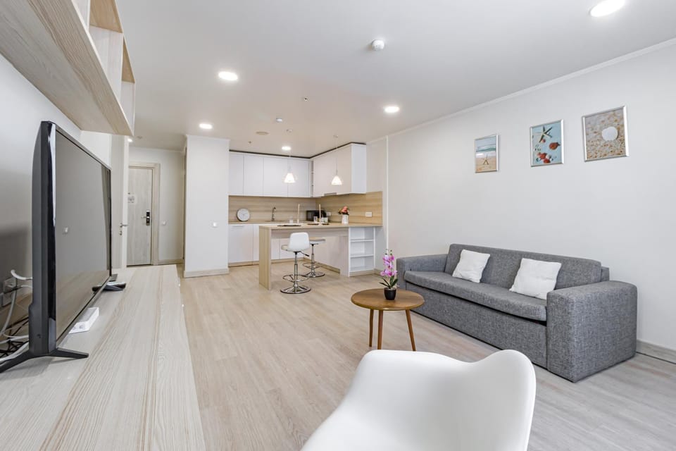 Communal lounge/ TV room, TV and multimedia, Kitchen or kitchenette, Living room, Seating area, Dining area, Evening entertainment, minibar, oven, pet friendly, stove