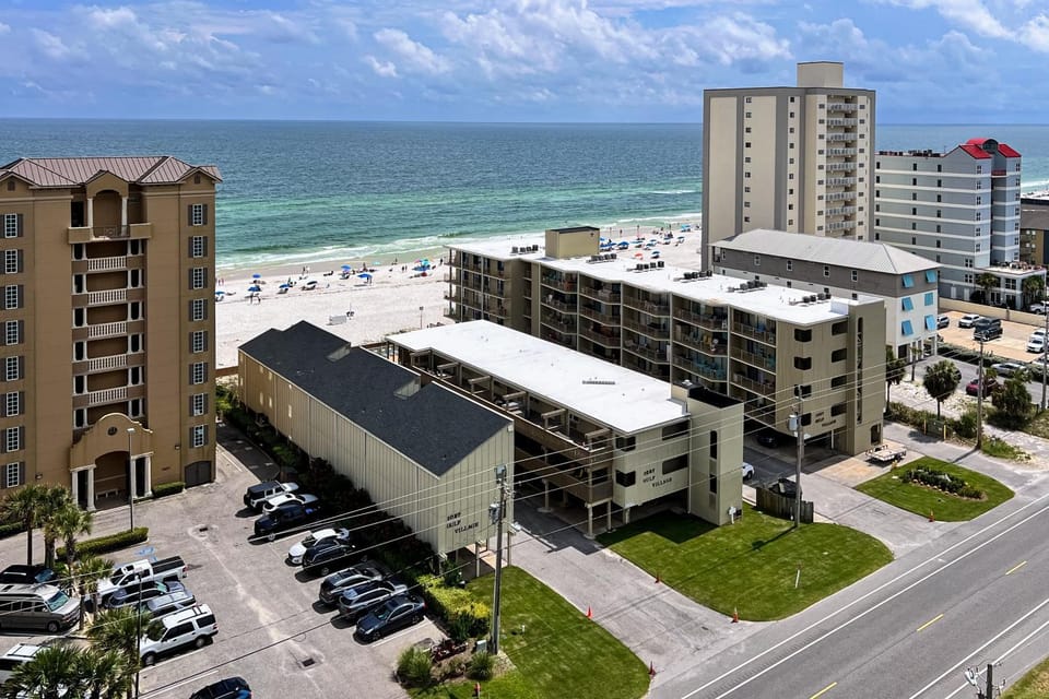 Crystal Tower 1107 Apartment in West Beach