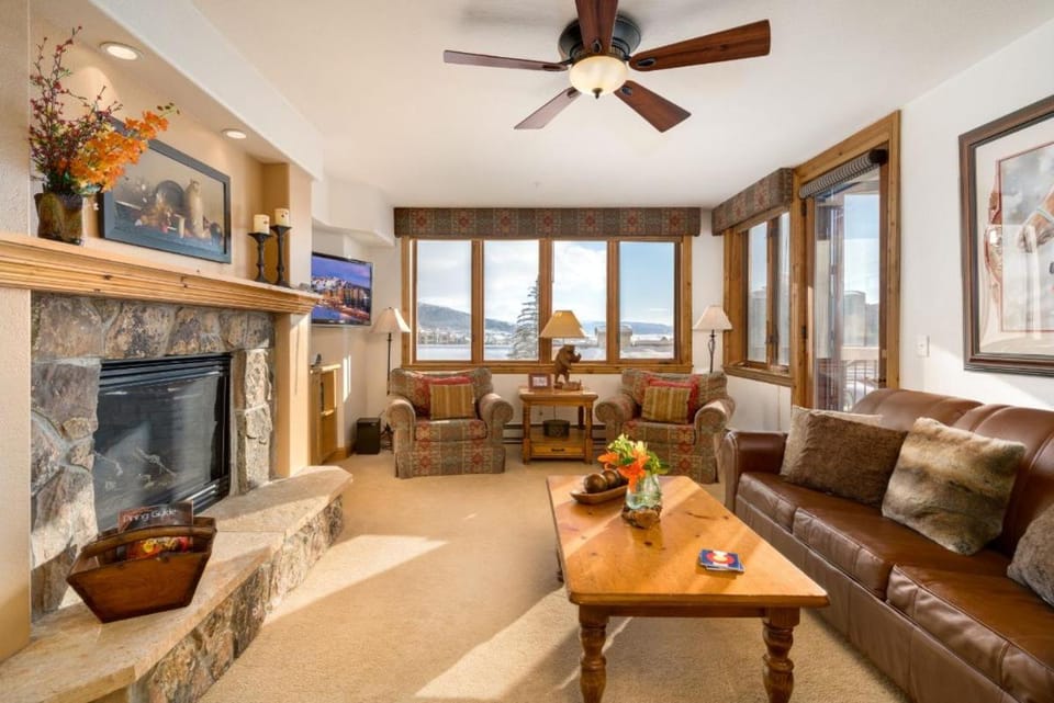 Pool and Hot Tubs, Private Washer & Dryer, Creekside Base Area Location House in Steamboat Springs