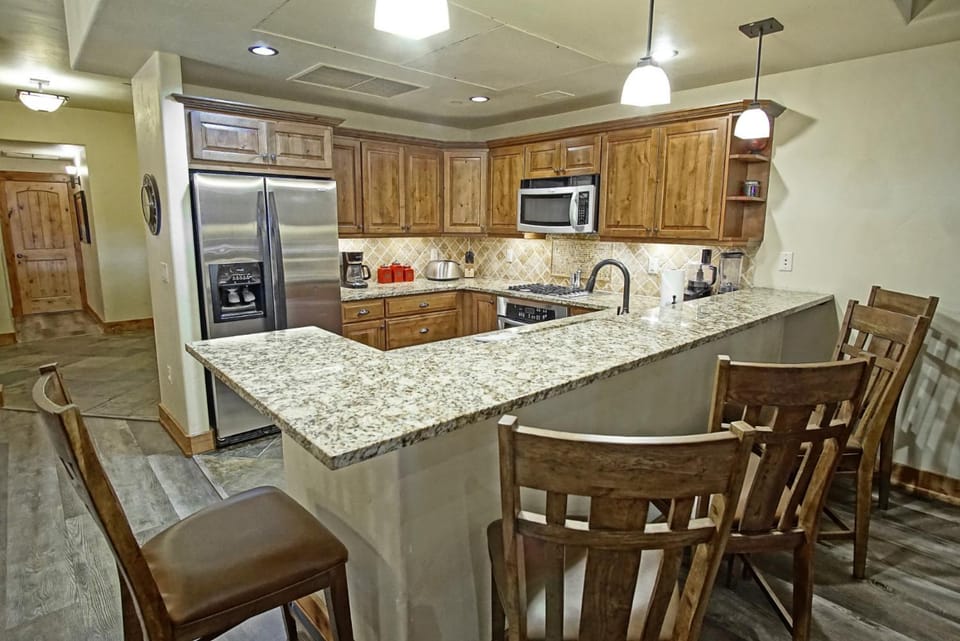 Air Conditioning, Heated Pools, Hot Tubs, Private Washer & Dryer House in Steamboat Springs