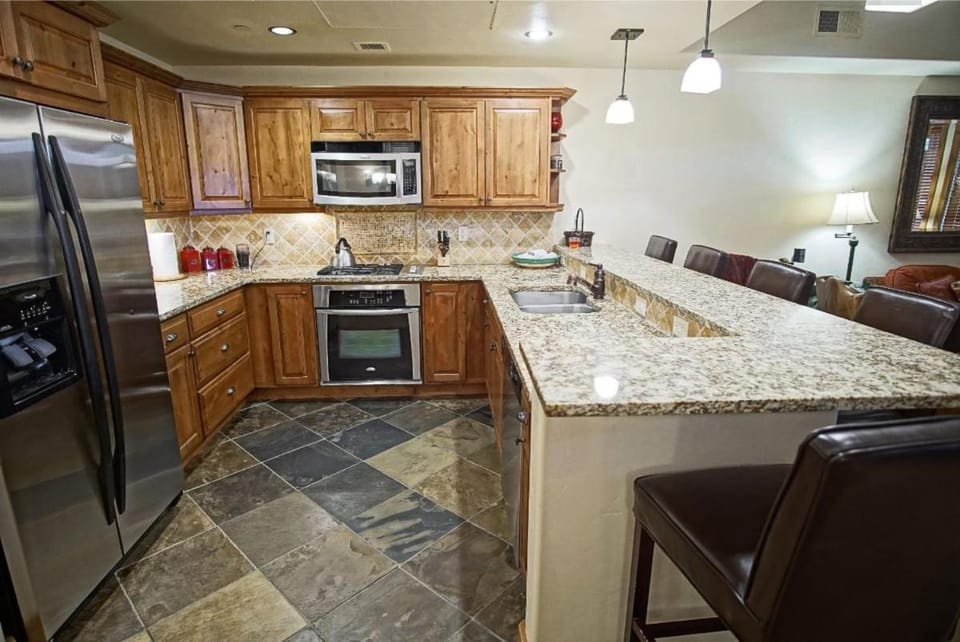 Air Conditioning, Heated Pools, Hot Tubs, Private Washer & Dryer House in Steamboat Springs