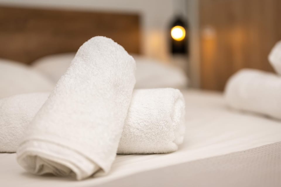 Bed, Photo of the whole room, Bedroom, towels