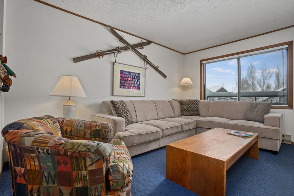 Directly on Shuttle Route, Value Priced & Convenient House in Steamboat Springs