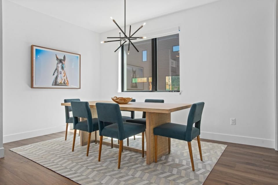 Urban Luxury at Competitive Rates - Rooftop Patio With Hot Tub - Perfect for 2 Families House in Steamboat Springs