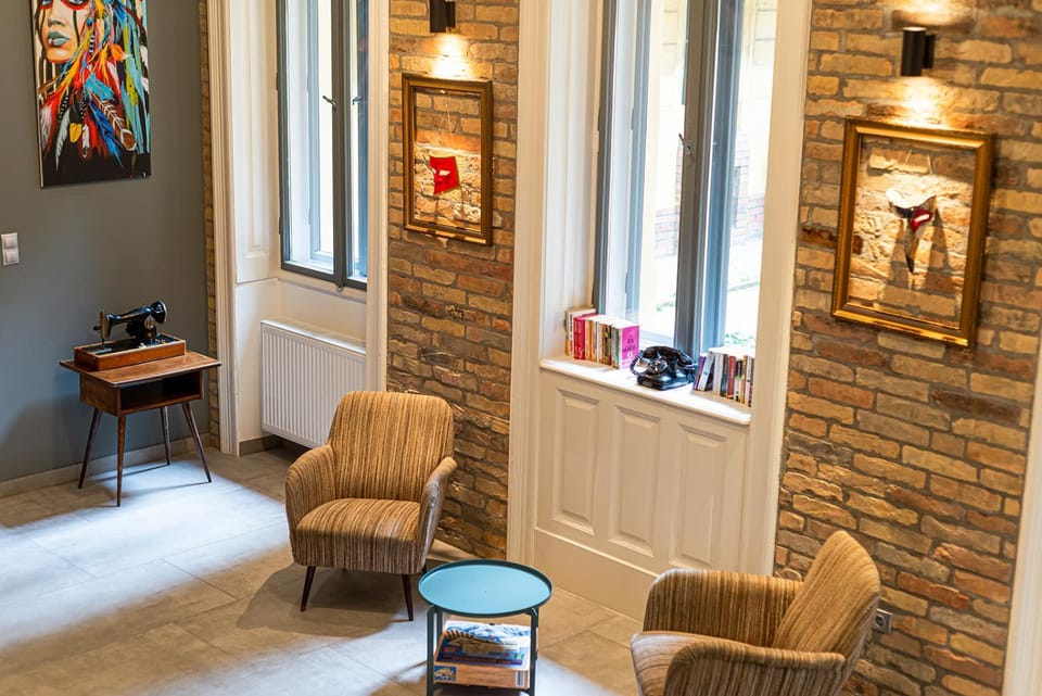 Living room, Decorative detail, Seating area