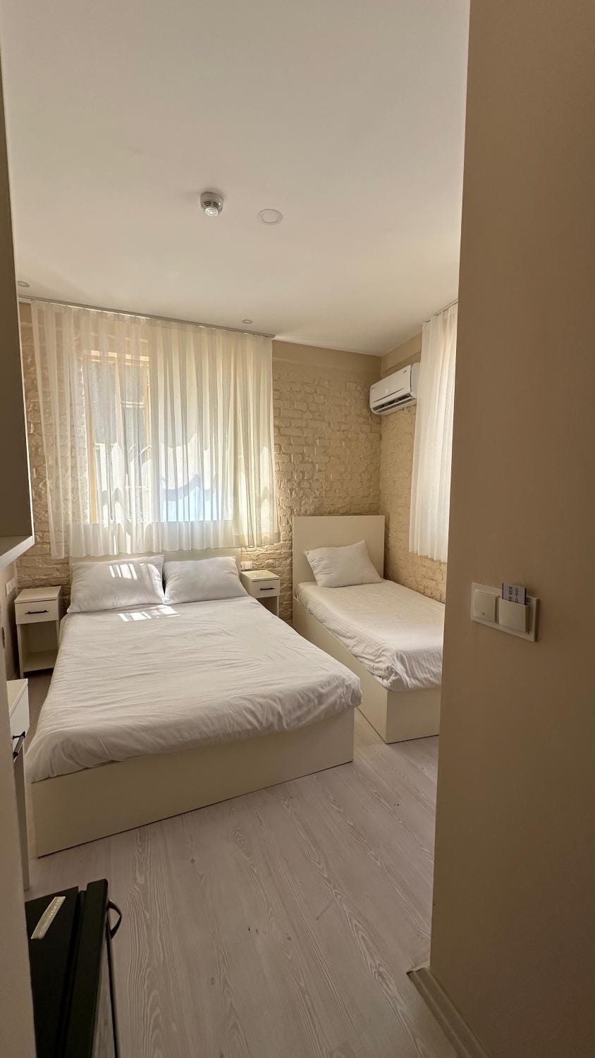 Bed, Photo of the whole room, Bedroom, air conditioner