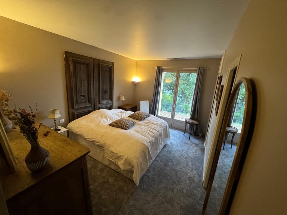 Villa vue panoramique, 6 chambres, climatisation, piscine chauffée Villa in Espalion