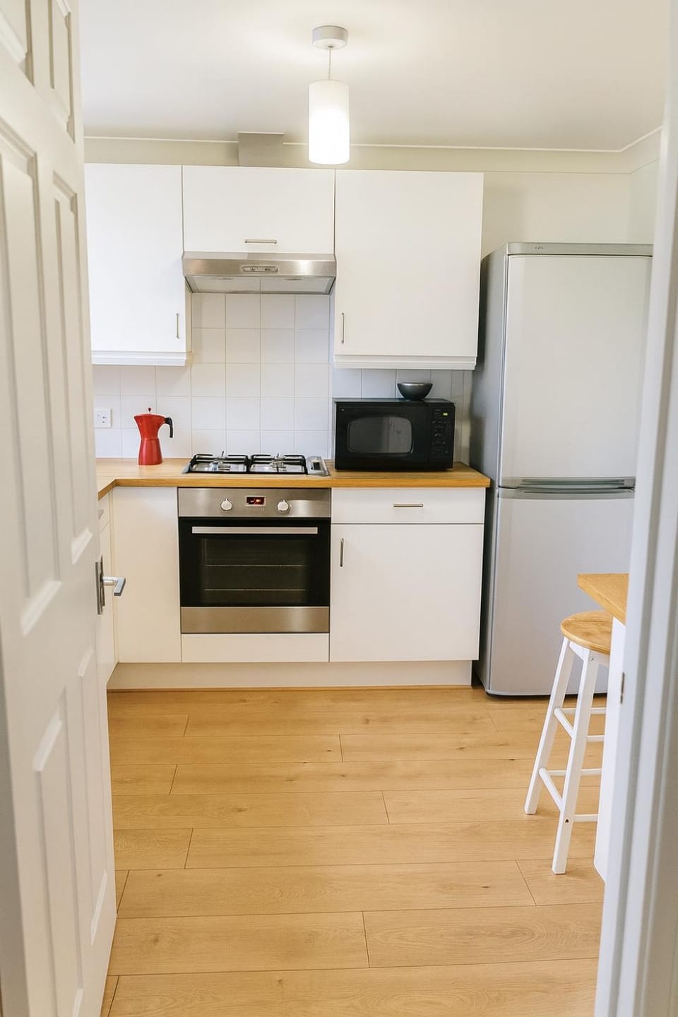 Kitchen or kitchenette, Dining area, oven