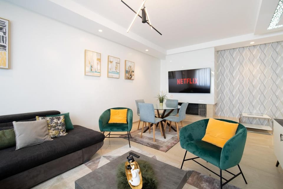 Communal lounge/ TV room, Living room, Seating area, fireplace