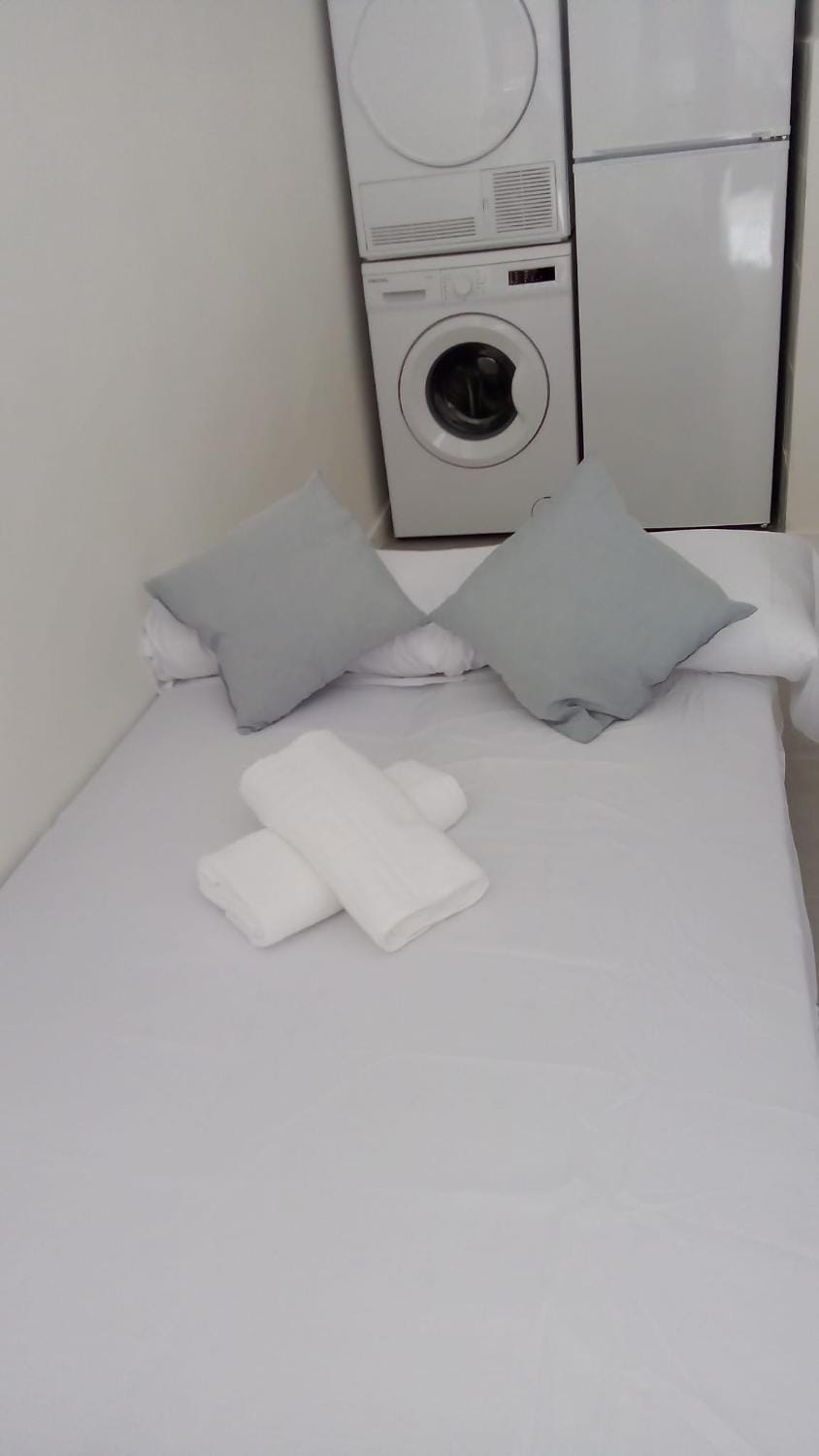 Estudio encantador cerca del carrefour rosaleda 1 Apartment in Malaga