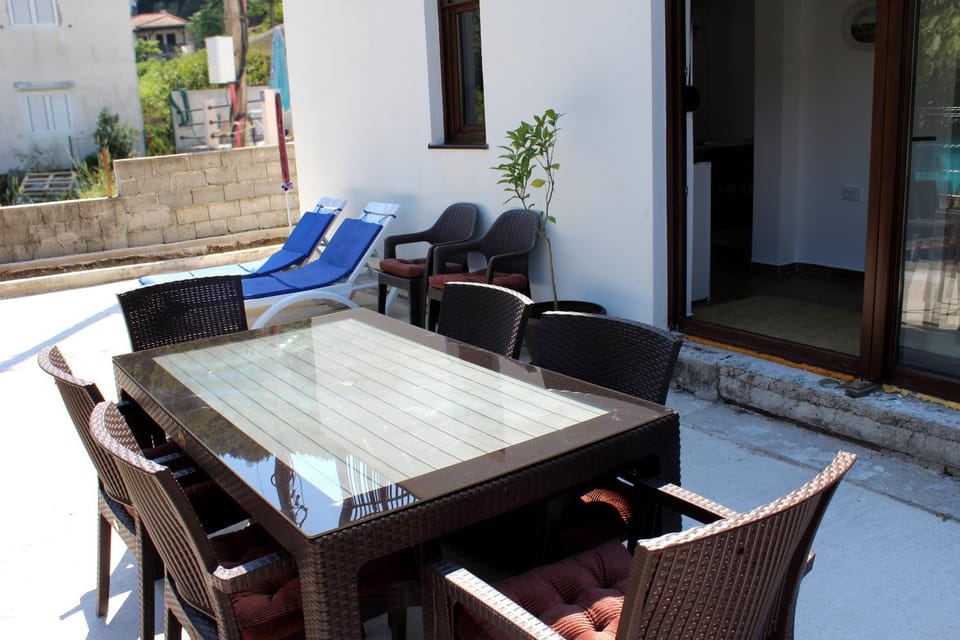 Villetta Monte - 3 minutes walk from the sea House in Kotor Municipality
