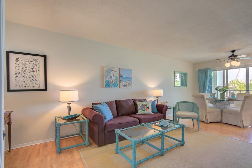 Bay Watch #6 - Weekly Beach Rental Apartment in Clearwater Beach