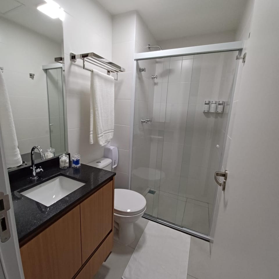Shower, Bathroom, towels
