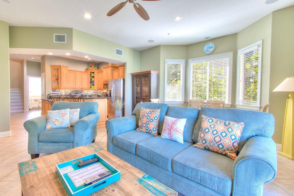 Bayway Luxury Waterfront Townhome & Pool House in Clearwater Beach