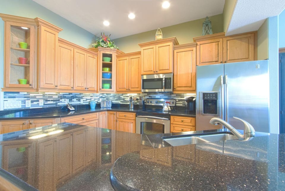 Bayway Luxury Waterfront Townhome & Pool House in Clearwater Beach