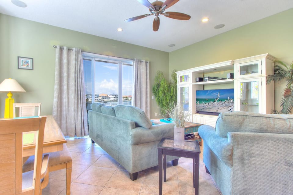 Bayway Luxury Waterfront Townhome & Pool House in Clearwater Beach