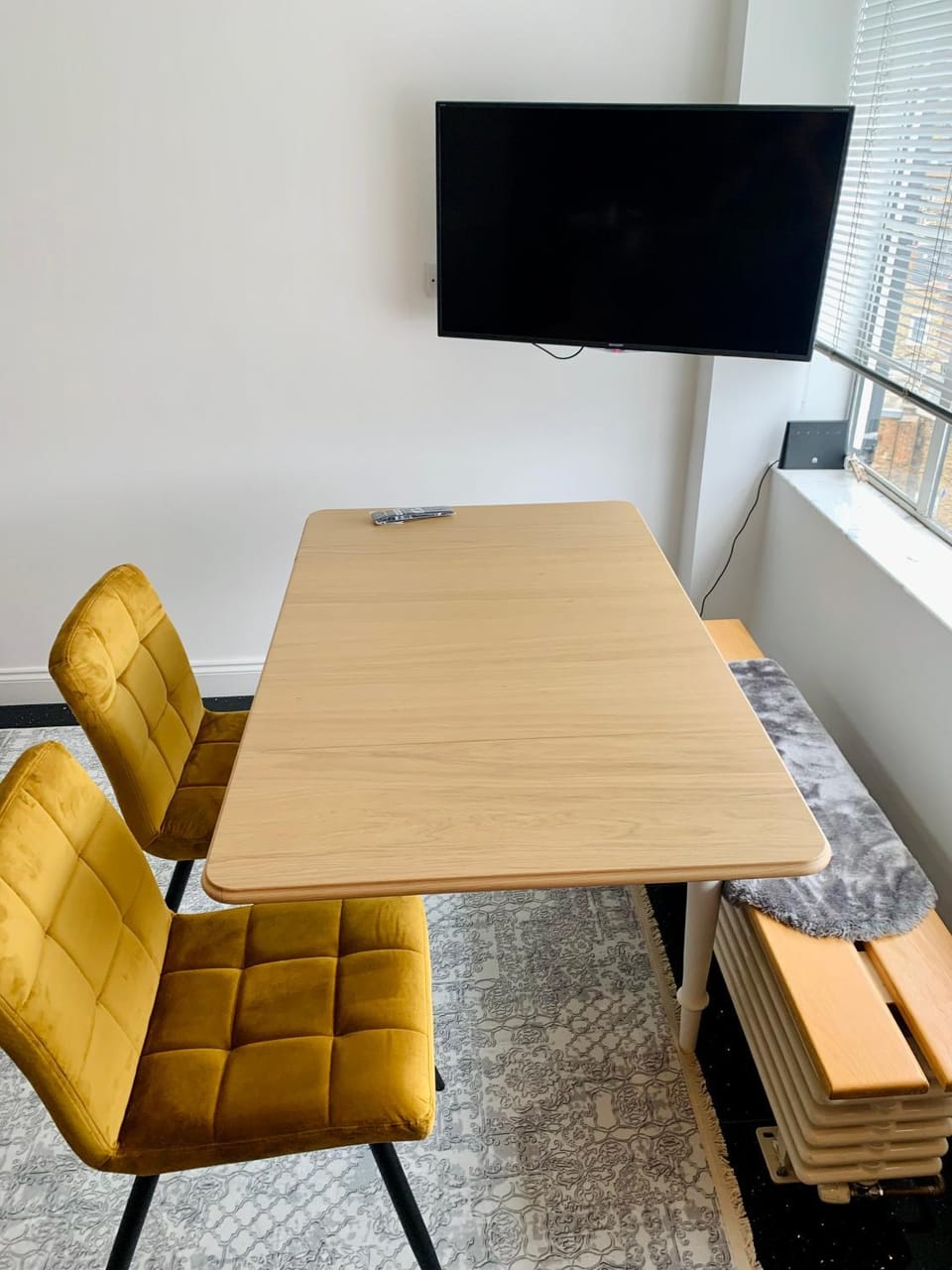 TV and multimedia, Living room, Dining area