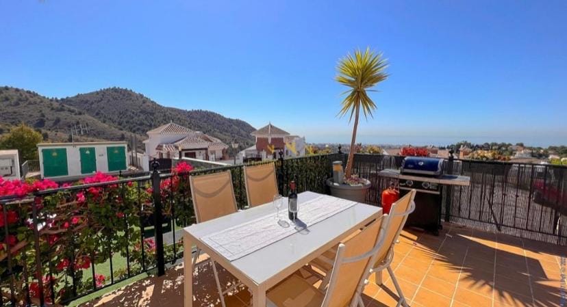 Apartamento jardín Frigiliana Apartment in Axarquía