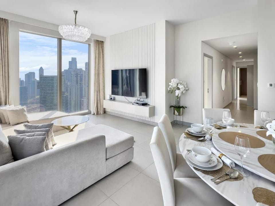 Incredible View - Fountain show - 4BR - PS5 and Games Apartment in Dubai