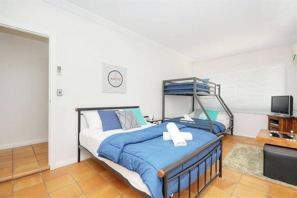 Surfers Reflections Amazing views from your spa! Villa in Surfers Paradise