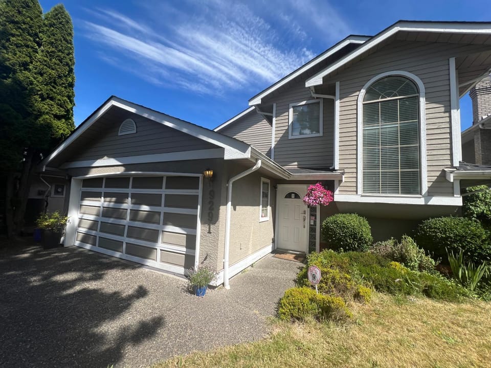 Vancouver Airport 7 mins away Cozy room Richmond near YVR Vacation rental in Richmond