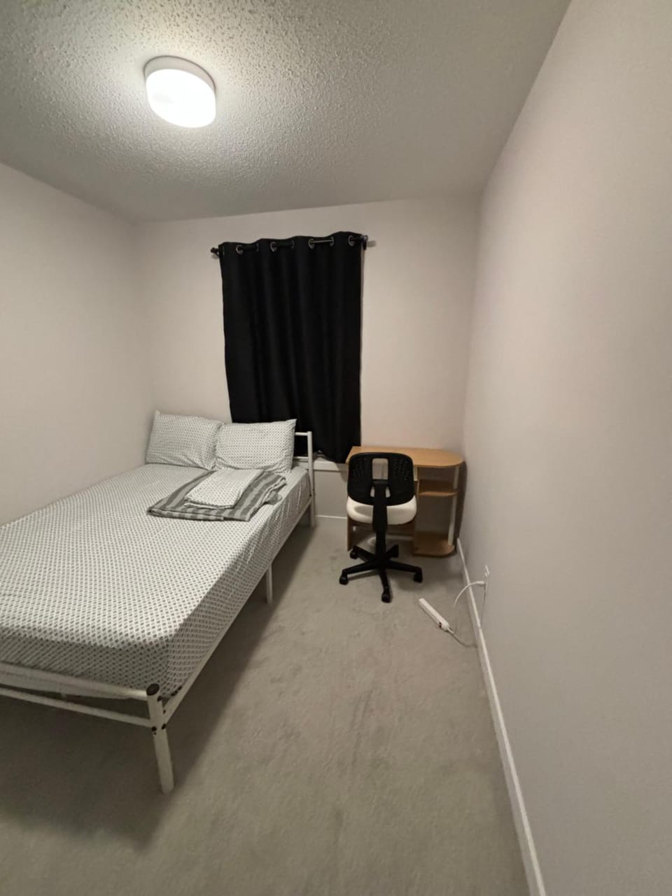 Cozy modern home in a family friendly neighborhood Vacation rental in Ottawa