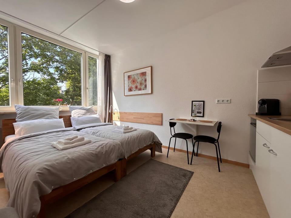 Photo of the whole room, Bedroom, Food, kitchen