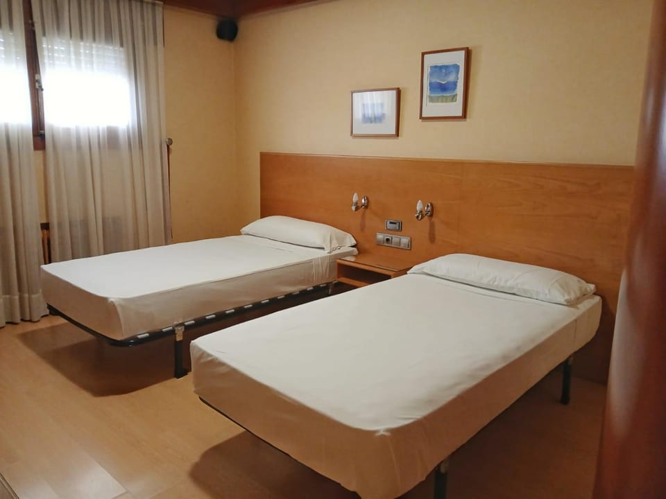 Hostal Los Infantes Bed and Breakfast in Aragon