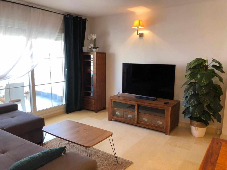 Communal lounge/ TV room, Seating area, Evening entertainment