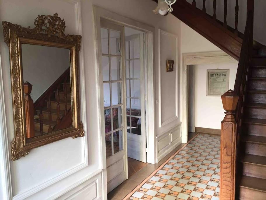 Bourgogne grande maison avec jardin à la française House in Bourgogne-Franche-Comté