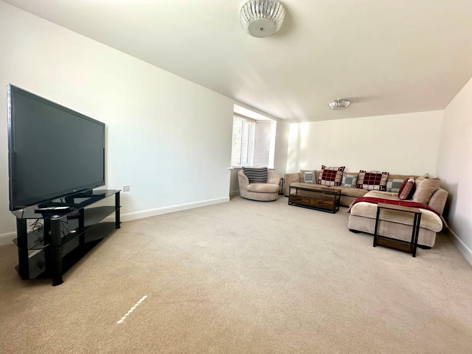 Large Detached 5 bedroom House in Bicester House in Cherwell District