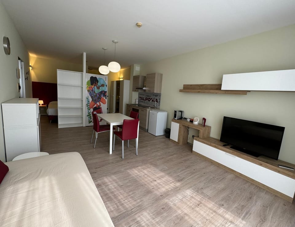 TV and multimedia, Living room, kitchen
