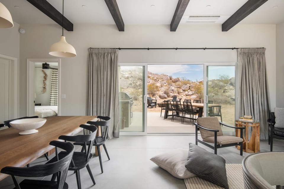 Luxe Boulder Hideaway Mins to JTNP 2 Acres House in Southern California