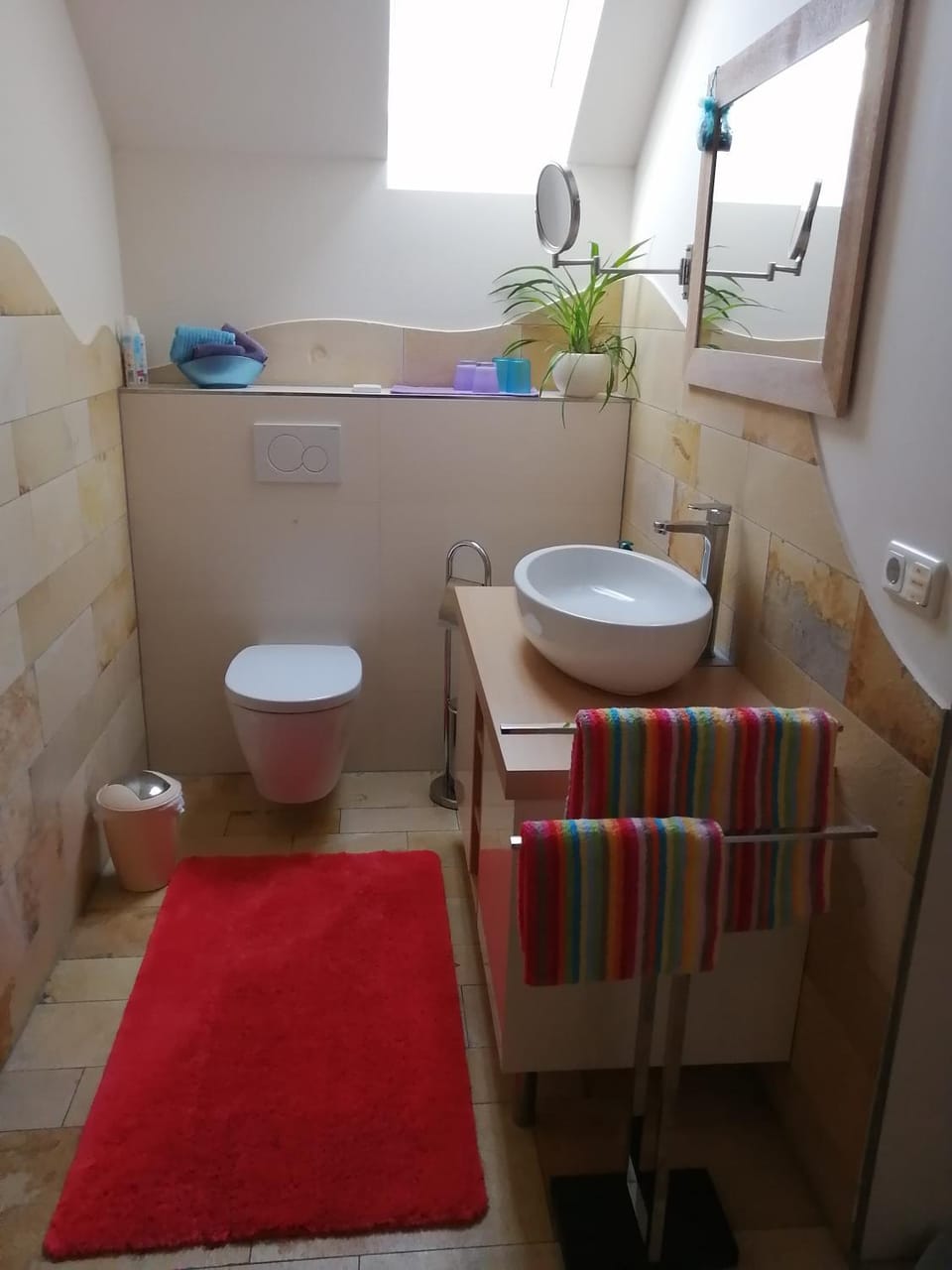 Toilet, Bathroom, towels
