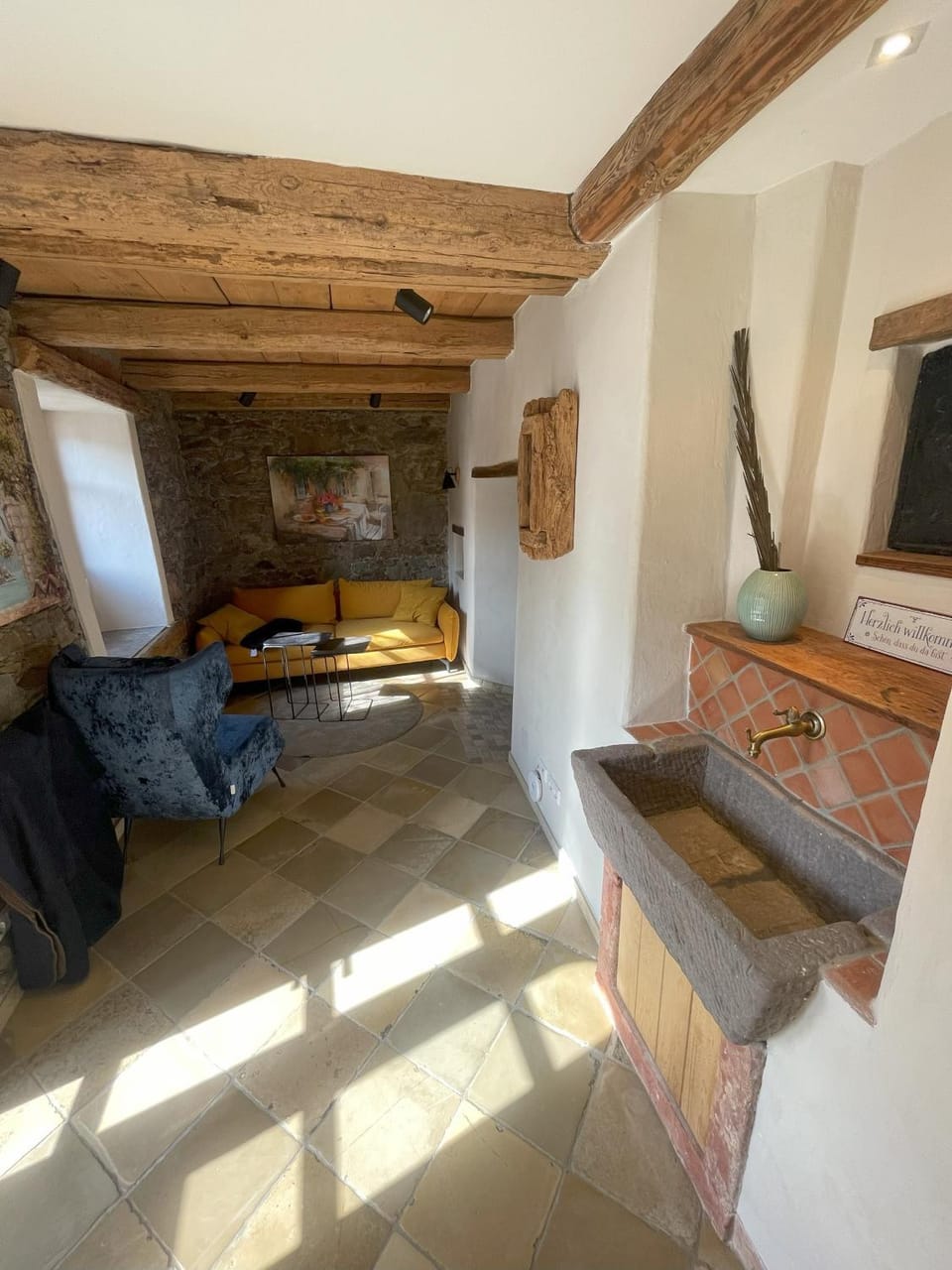 Living room, Seating area