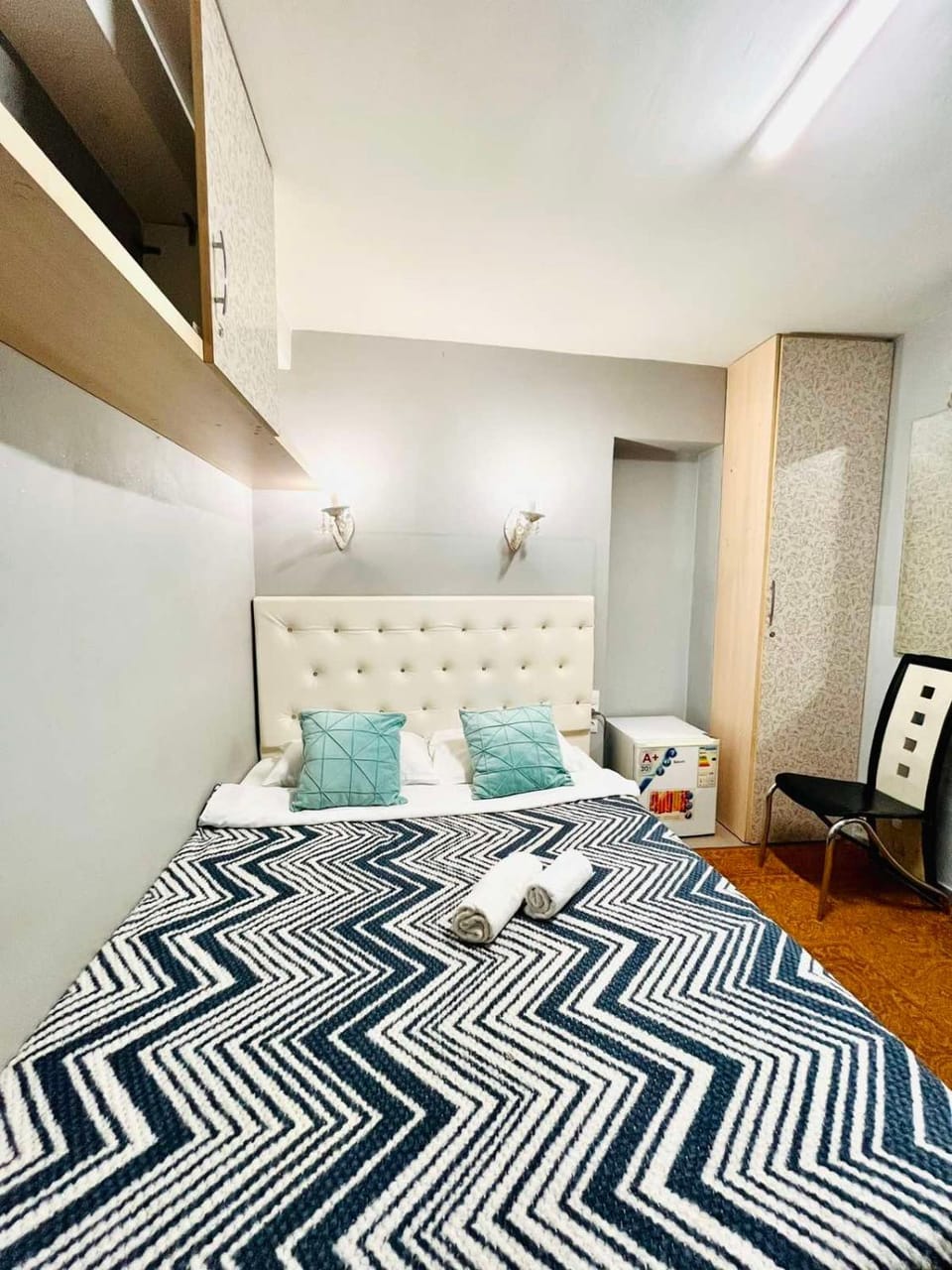 Bed, Photo of the whole room