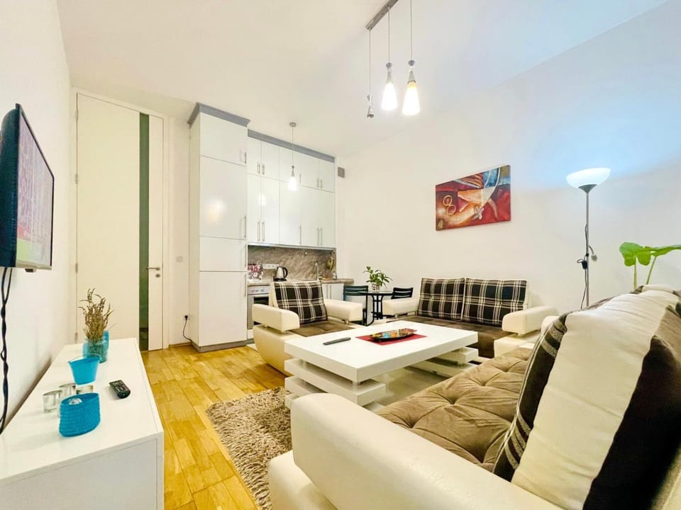 Communal lounge/ TV room, TV and multimedia, Living room, Seating area