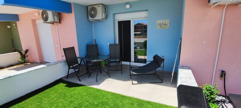 Myrteni studio I House in Nea Peramos