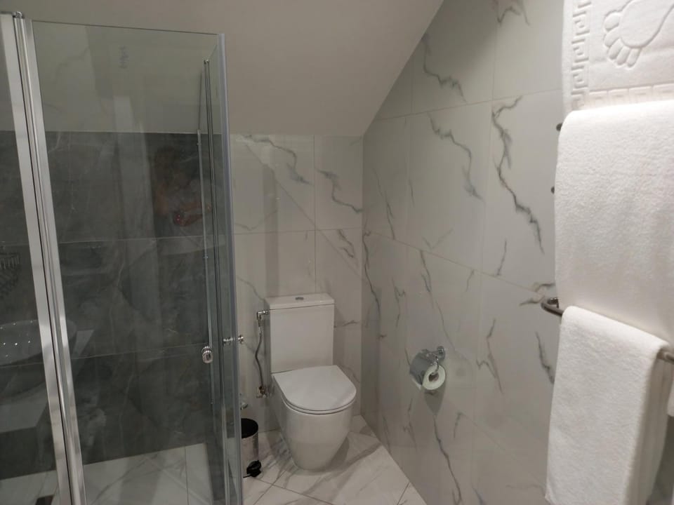 Готель ELLING Hotel in Ukraine